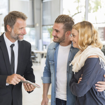 4 factors to note when picking a car dealer