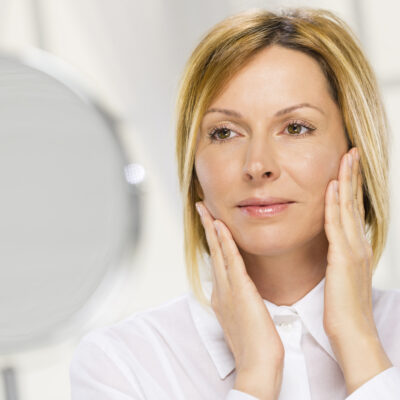 Habits to avoid to prevent premature facial wrinkles